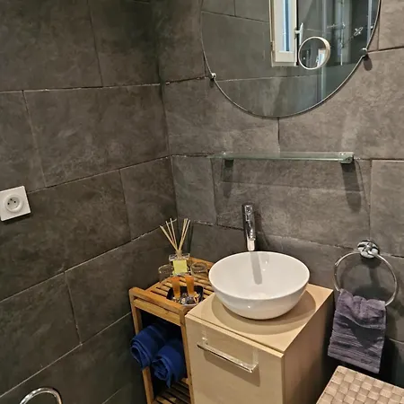 Maisonnette U Santu Ghjuvandria Ou A Santa Ghjulia Entre Et Montagne Lägenhet *