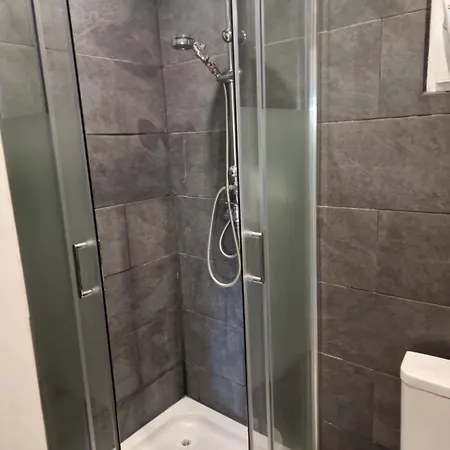 Maisonnette U Santu Ghjuvandria Ou A Santa Ghjulia Entre Et Montagne *