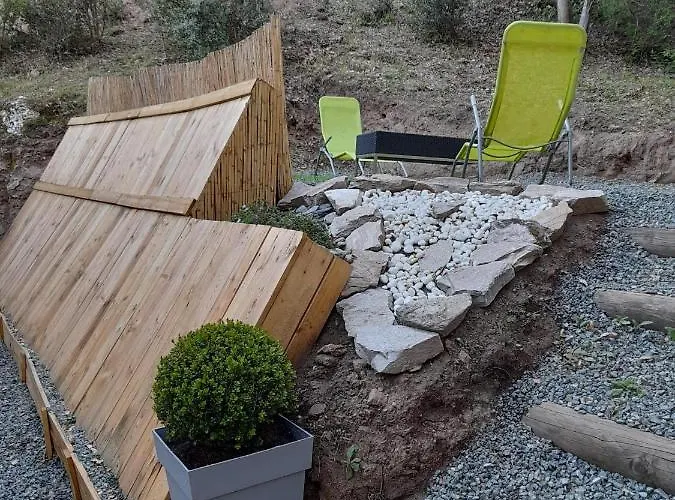 Maisonnette U Santu Ghjuvandria Ou A Santa Ghjulia Entre Et Montagne * Volpajola