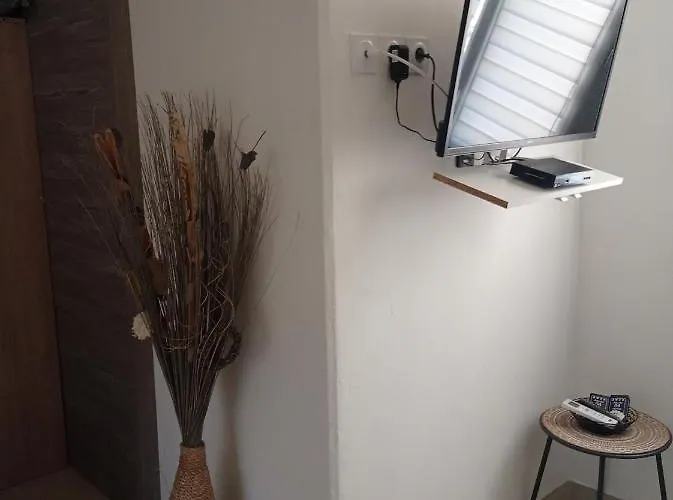 Daire Maisonnette U Santu Ghjuvandria Ou A Santa Ghjulia Entre Et Montagne *